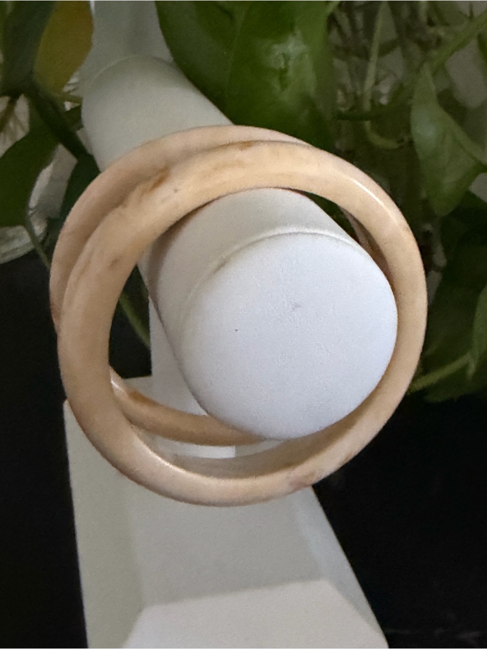 Vintage Cream & Brown Marbled Lucite Bangle Bracelet set 2 - Picture 3 of 3